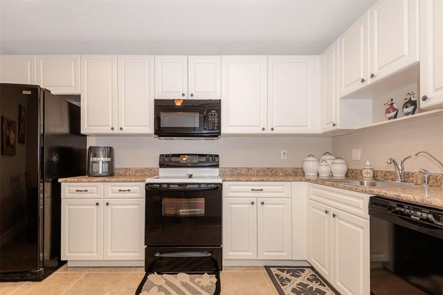 4751 NW 21st St 4P, Fort Lauderdale, FL 33313