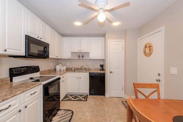 4751 NW 21st St 4P, Fort Lauderdale, FL 33313