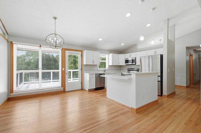 1475 Valley Drive, Burnsville, MN 55337