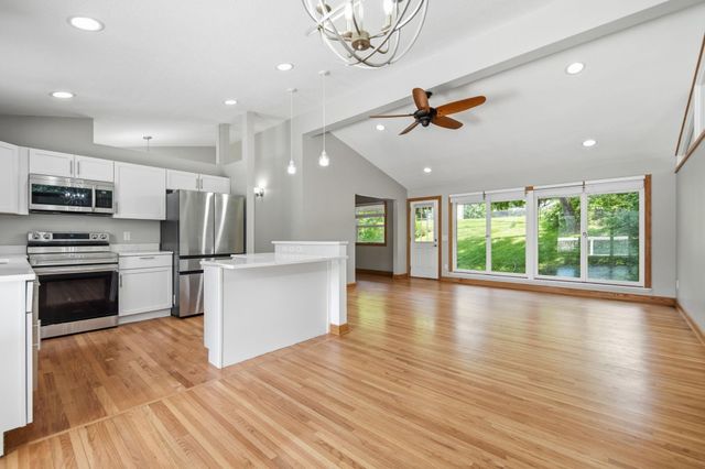 1475 Valley Drive, Burnsville, MN 55337