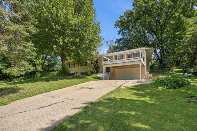 1475 Valley Drive, Burnsville, MN 55337