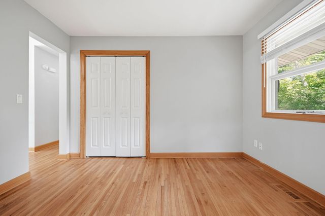 1475 Valley Drive, Burnsville, MN 55337