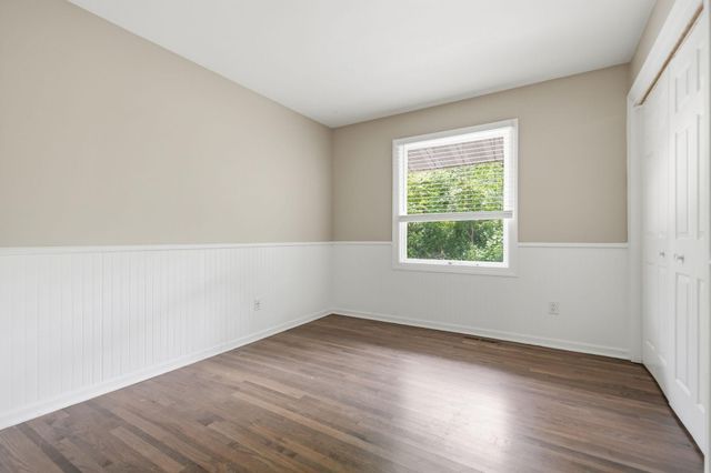 1475 Valley Drive, Burnsville, MN 55337