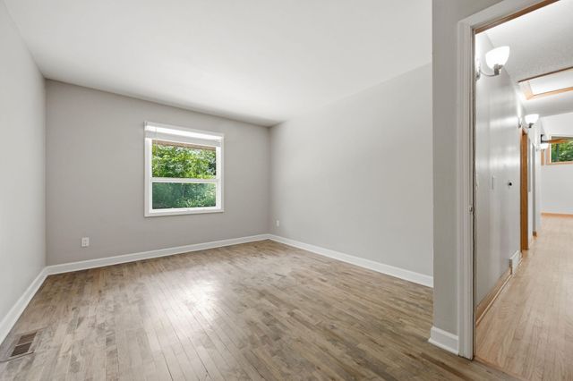 1475 Valley Drive, Burnsville, MN 55337