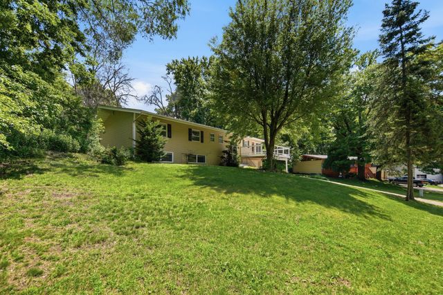 1475 Valley Drive, Burnsville, MN 55337