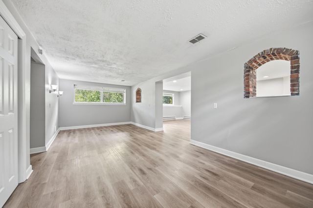 1475 Valley Drive, Burnsville, MN 55337