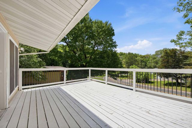 1475 Valley Drive, Burnsville, MN 55337