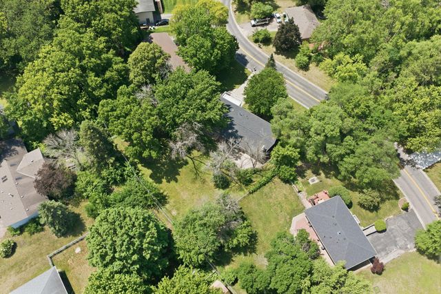 1475 Valley Drive, Burnsville, MN 55337