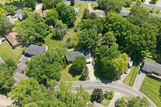 1475 Valley Drive, Burnsville, MN 55337