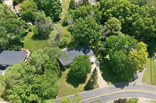 1475 Valley Drive, Burnsville, MN 55337