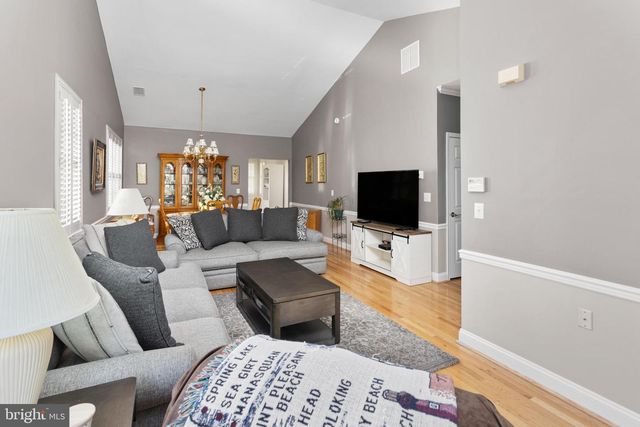 155 MEADOWLARK DR, Hamilton, NJ 08690