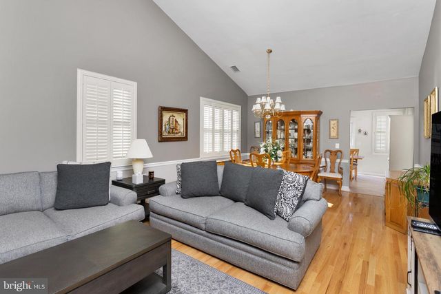 155 MEADOWLARK DR, Hamilton, NJ 08690