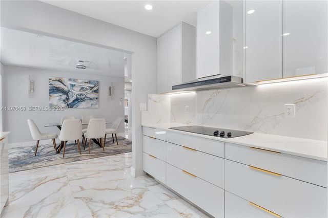 4440 NE 17th Ave, Oakland Park, FL 33334