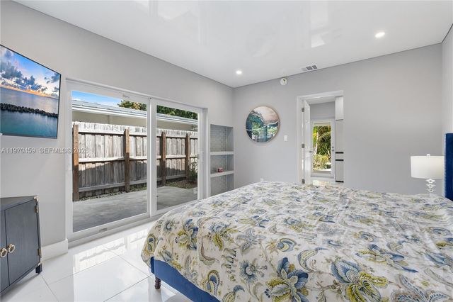 4440 NE 17th Ave, Oakland Park, FL 33334