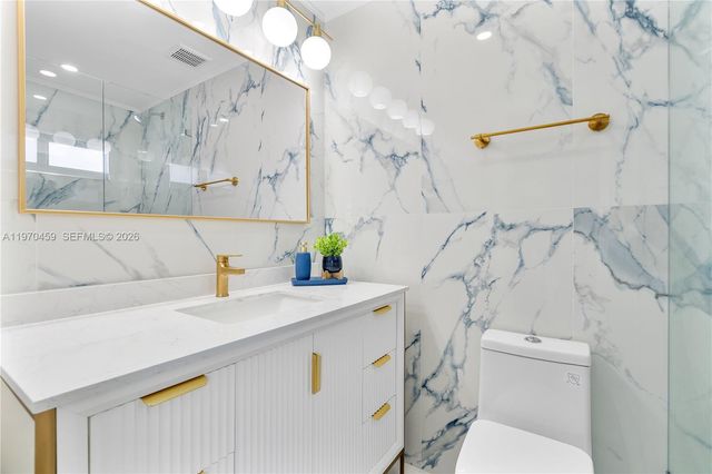 4440 NE 17th Ave, Oakland Park, FL 33334