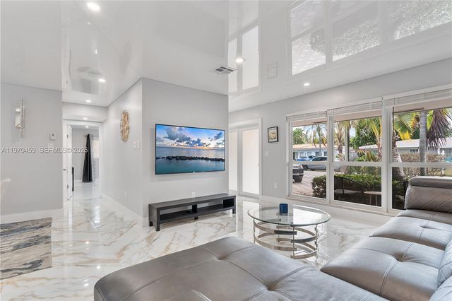 4440 NE 17th Ave, Oakland Park, FL 33334