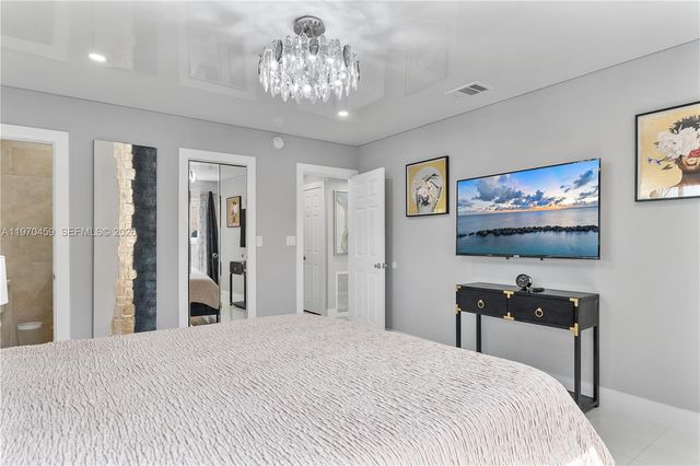 4440 NE 17th Ave, Oakland Park, FL 33334