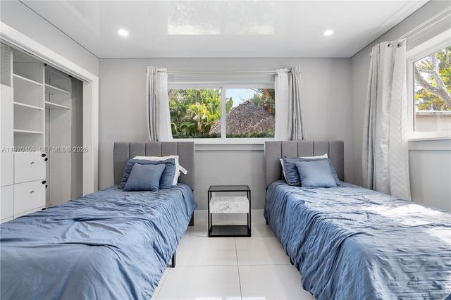 4440 NE 17th Ave, Oakland Park, FL 33334