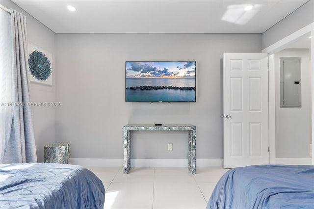 4440 NE 17th Ave, Oakland Park, FL 33334