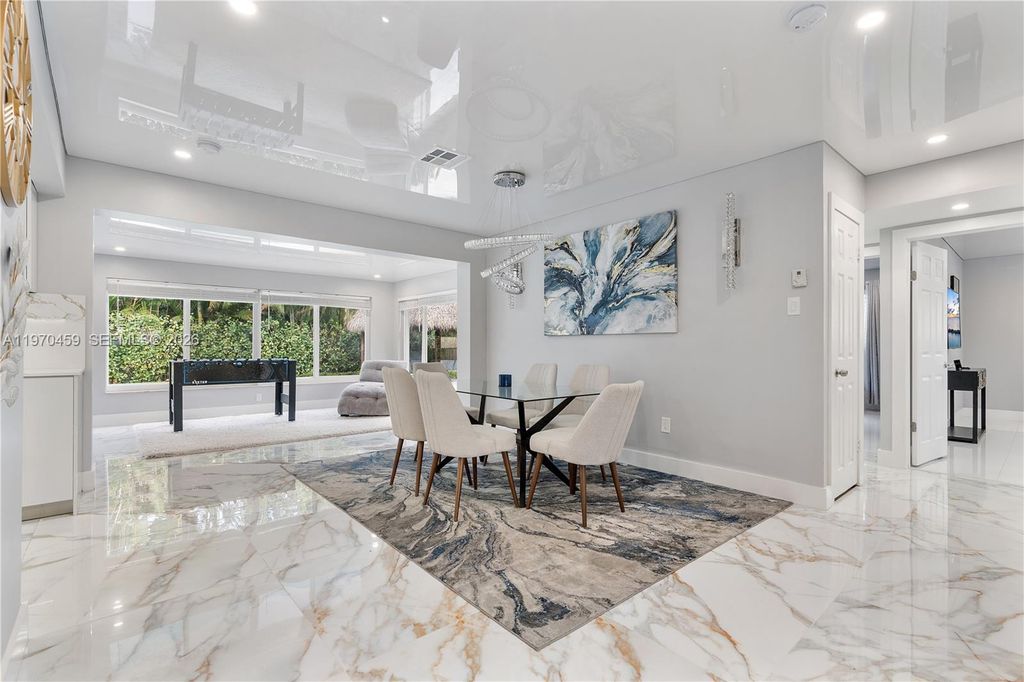 4440 NE 17th Ave, Oakland Park, FL 33334