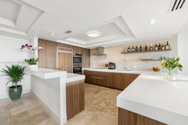 5600 Collins Ave PH D, Miami Beach, FL 33140