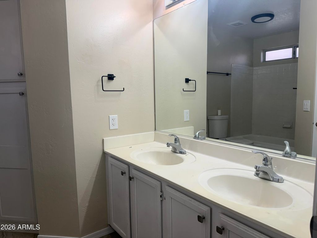 Image 13 of property listing at 1120 N VAL VISTA Drive 90, Gilbert, AZ 85234