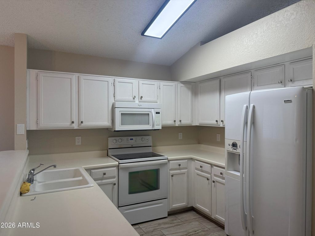 Image 4 of property listing at 1120 N VAL VISTA Drive 90, Gilbert, AZ 85234