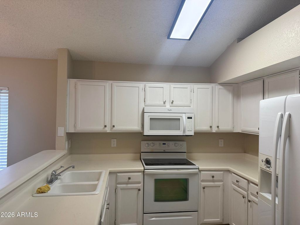 Image 5 of property listing at 1120 N VAL VISTA Drive 90, Gilbert, AZ 85234