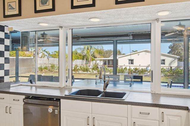 1569 NE Amy Avenue, Jensen Beach, FL 34957