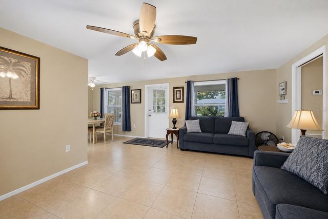 630 E SEMINOLE DRIVE, Venice, FL 34293