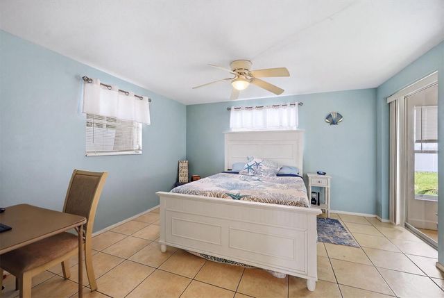 630 E SEMINOLE DRIVE, Venice, FL 34293