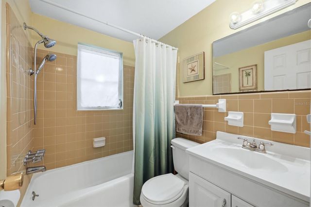 630 E SEMINOLE DRIVE, Venice, FL 34293