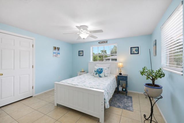 630 E SEMINOLE DRIVE, Venice, FL 34293