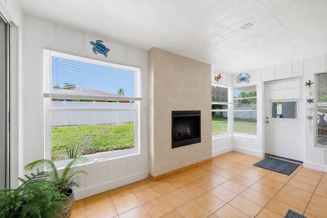 630 E SEMINOLE DRIVE, Venice, FL 34293