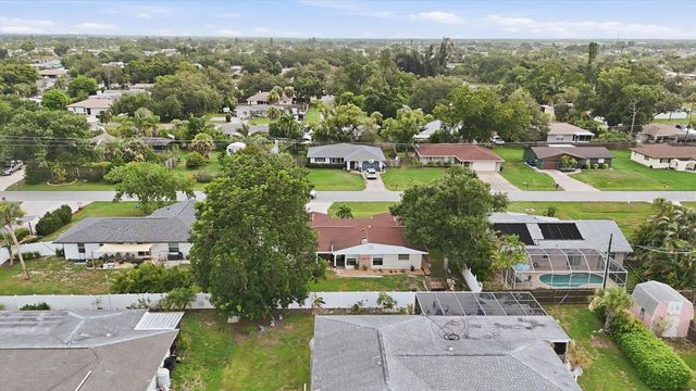 630 E SEMINOLE DRIVE, Venice, FL 34293
