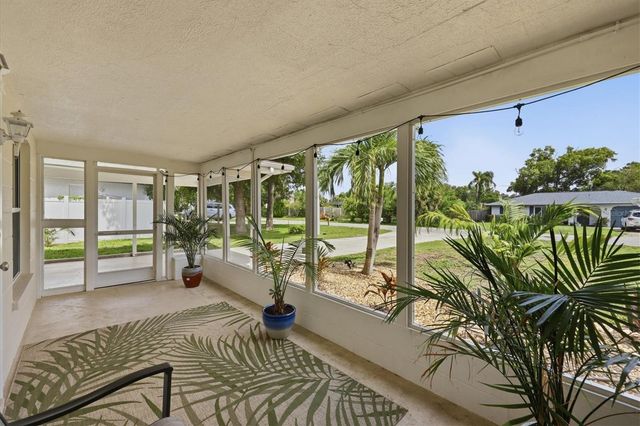 630 E SEMINOLE DRIVE, Venice, FL 34293