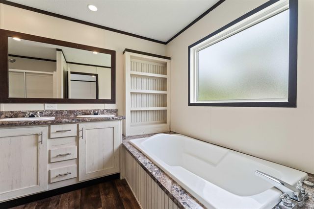 12487 Hebert Rd, Gonzales, LA 70737