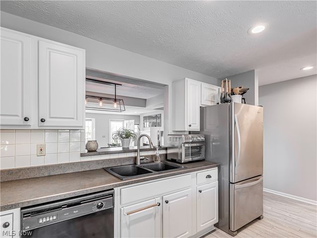 1219 W 69th Street, Cleveland, OH 44102