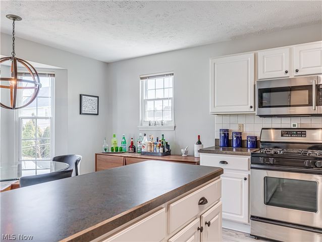 1219 W 69th Street, Cleveland, OH 44102