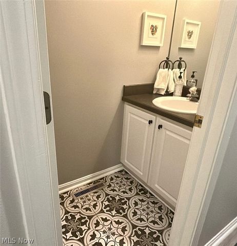 1219 W 69th Street, Cleveland, OH 44102