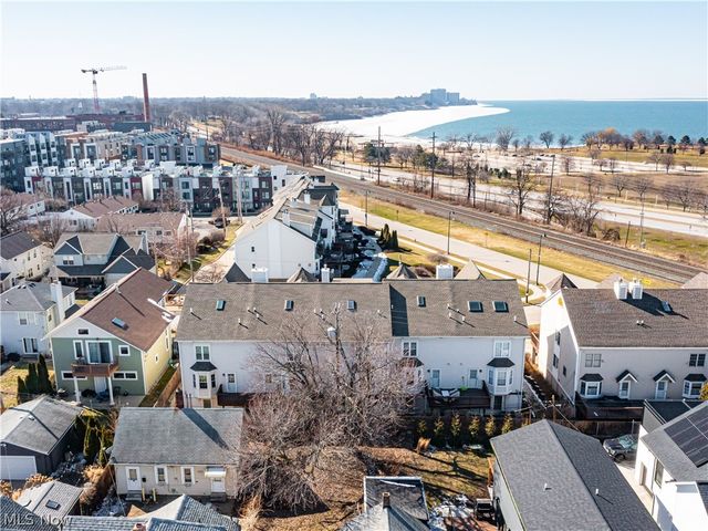 1219 W 69th Street, Cleveland, OH 44102