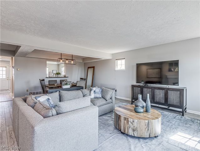 1219 W 69th Street, Cleveland, OH 44102