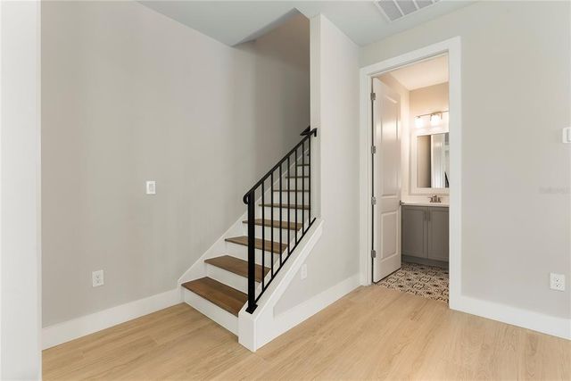 1807 SIMONTON AVENUE, Orlando, FL 32806