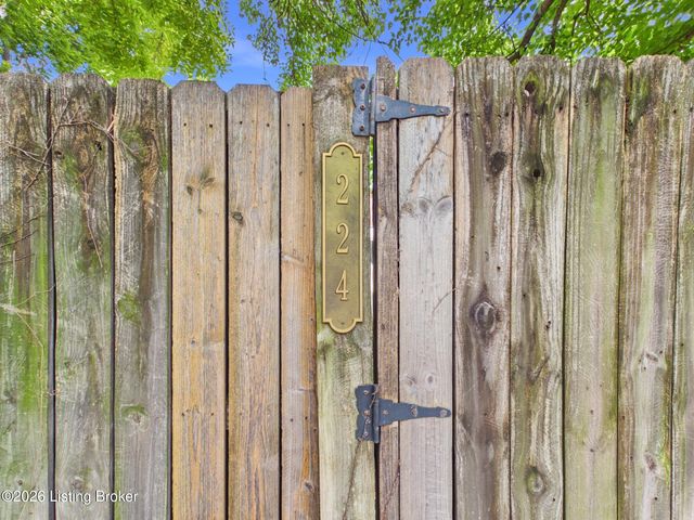224 St Joseph St, Louisville, KY 40203