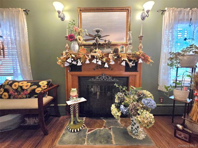 96 Trafalgar Drive, Shirley, NY 11967