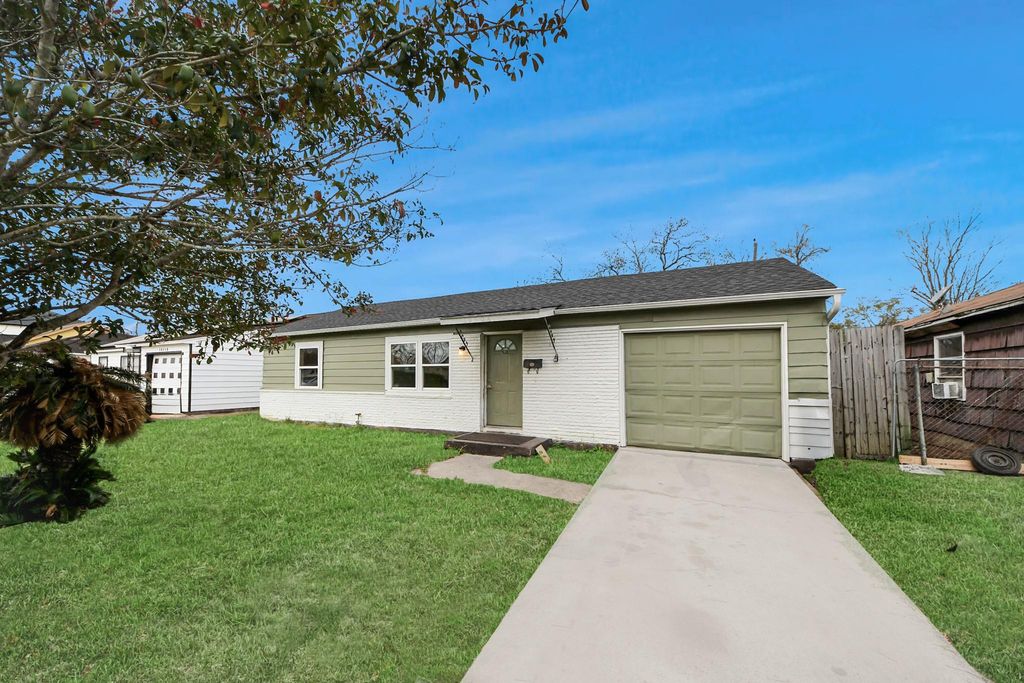 10506 Sierra Drive, Houston, TX 77051