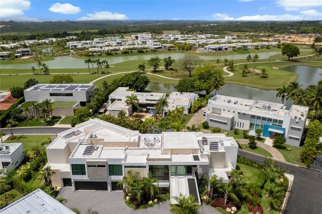 36 DORADO COUNTRY ESTATES, Dorado, PR 00646