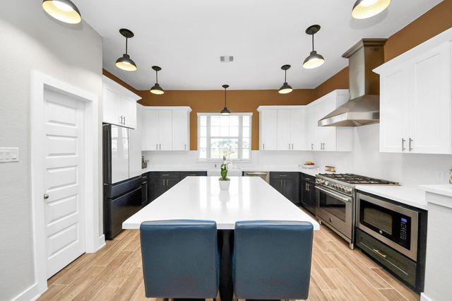 7723 Stratford Hall Drive, Rosharon, TX 77583