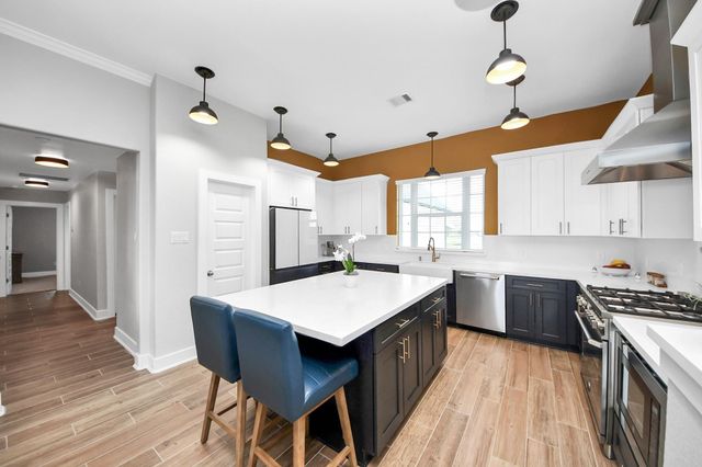 7723 Stratford Hall Drive, Rosharon, TX 77583