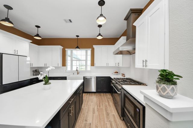 7723 Stratford Hall Drive, Rosharon, TX 77583